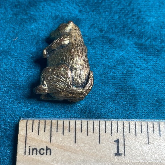 Small Adorable Gopher Pin Brooch - Picture 6 of 7